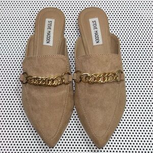 🆕 NWOT Steve Madden Forseen Tan Suede Mules with Gold Chain